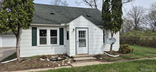 20284 Melrose St, Southfield, MI, 48075-5672 | Card Image