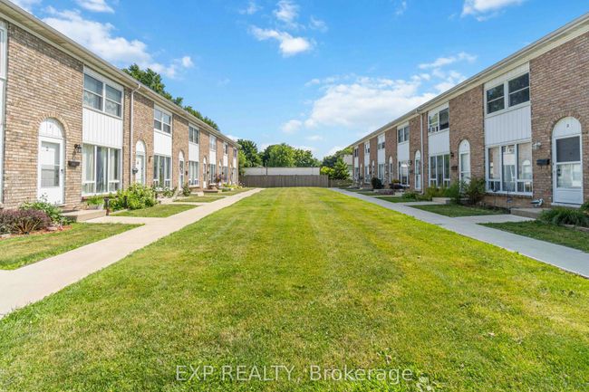 6 - 847 Ross Ave, Condo with 2 bedrooms, 2 bathrooms and 1 parking in Sarnia ON | Image 38