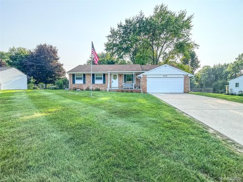 6042 Wild Turkey Rd, Grand Blanc, MI, 48439-7980 | Card Image