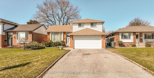 34 Deerfield Cres, Brampton, ON, L6T1K7 | Card Image