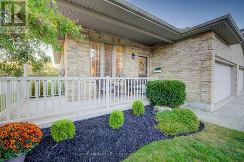 7-900 Doon Village Rd, Kitchener, ON, N2P1A4 | Card Image