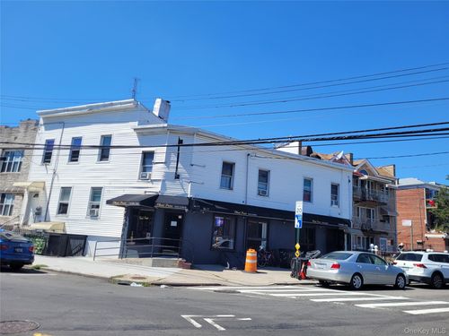 36 Greenpoint Ave, Long Island City, NY, 11101-1907 | Card Image