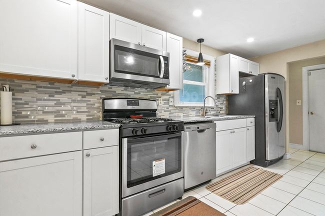 35 Snake Brook Rd, House other with 3 bedrooms, 2 bathrooms and 4 parking in Wayland MA | Image 7