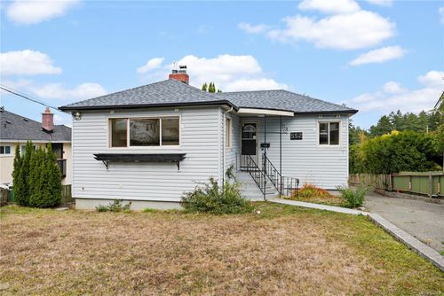 552 Davida Ave, Victoria, BC, V9A2C7 | Card Image