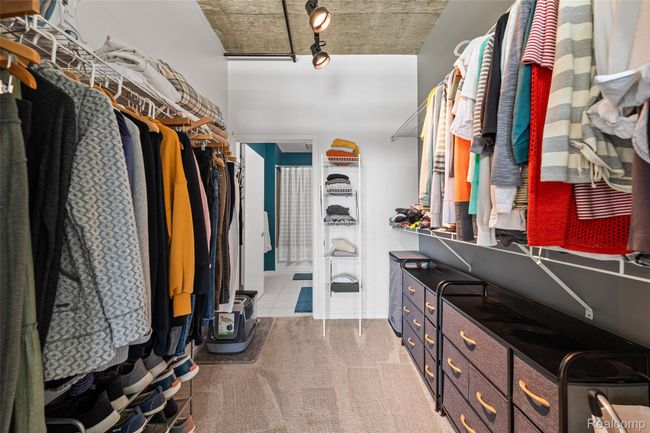 Primary closet | Image 18