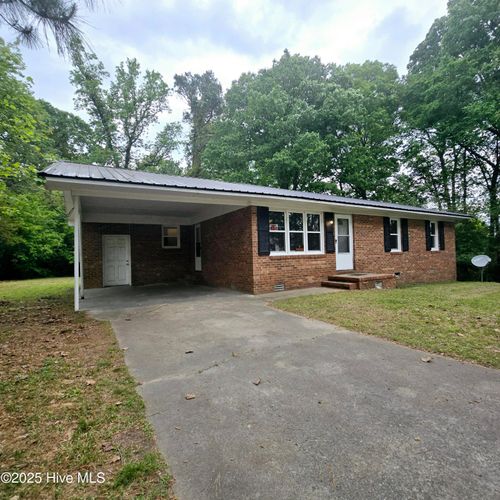 422 Community Rd, Warsaw, NC, 28398-7646 | Card Image