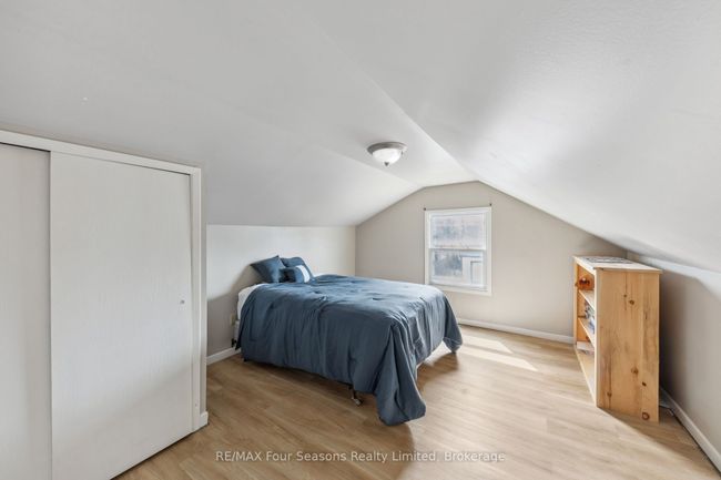 7146 Highway 26, House other with 4 bedrooms, 1 bathrooms and 2 parking in Clearview ON | Image 13