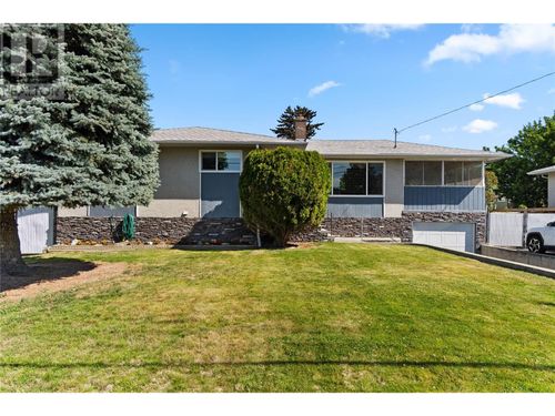846 Sicamore Dr, Kamloops, BC, V2B6S2 | Card Image