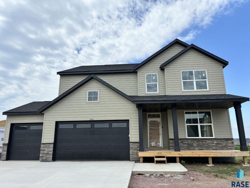 2713 S Copper Creek Ave, Sioux Falls, SD, 57110 | Card Image