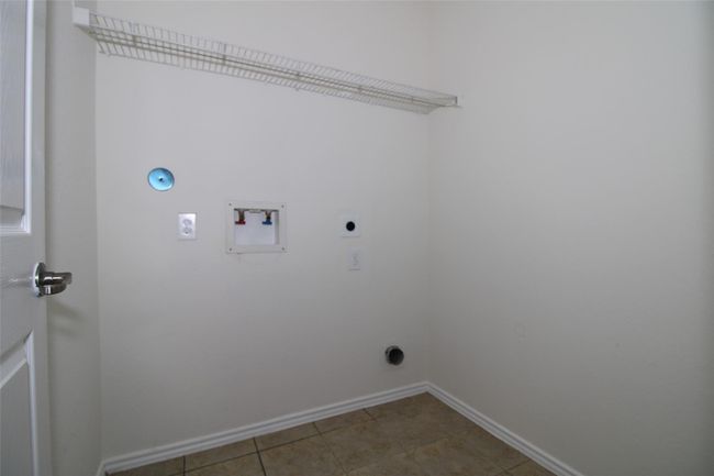Laundry room inside | Image 16