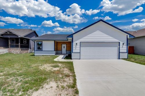 752 N Wakefield Ave, Valley Center, KS, 67147-3205 | Card Image