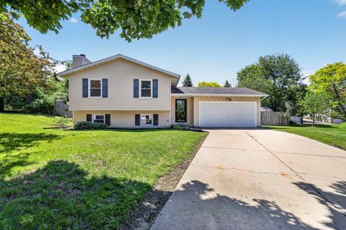 21 S Bartelt Court, MADISON, WI, 53704 | Card Image