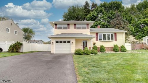 7 Brewster Pl, Flanders, NJ, 07836-9555 | Card Image
