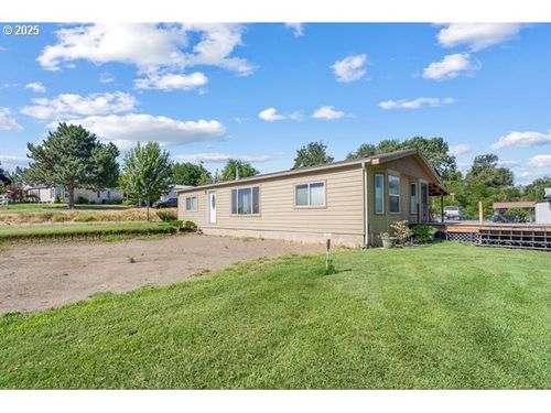 80246 S Edwards Rd, Hermiston, OR, 97838 | Card Image