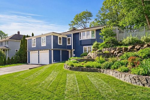 10 W Cottage St, Marblehead, MA, 01945-3033 | Card Image