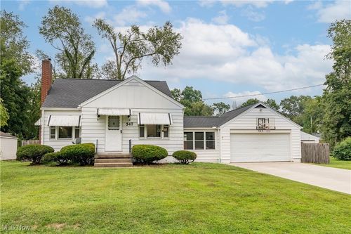 547 Kruger Ave, New Franklin, OH, 44319-2866 | Card Image