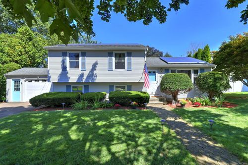 6 Ferguson Rd, Hamden, CT, 06518-2462 | Card Image