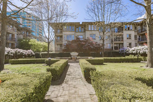 3401 - 5119 Garden City Road, Condo with 3 bedrooms, 2 bathrooms and 3 parking in Richmond BC | Image 2