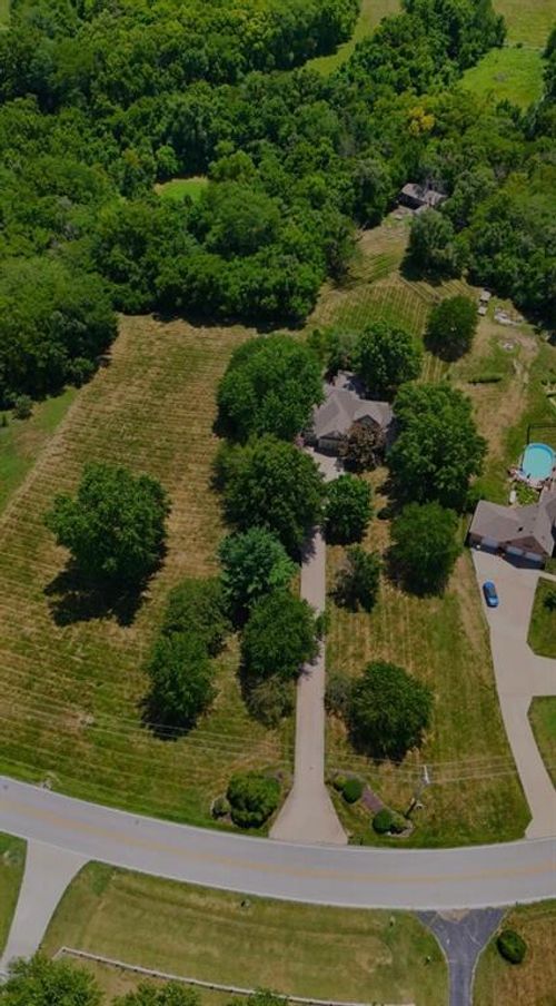 24445 E Truman Rd, Independence, MO, 64056-4284 | Card Image