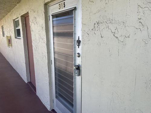 315-705 Lori Dr, Palm Springs, FL, 33461-1285 | Card Image