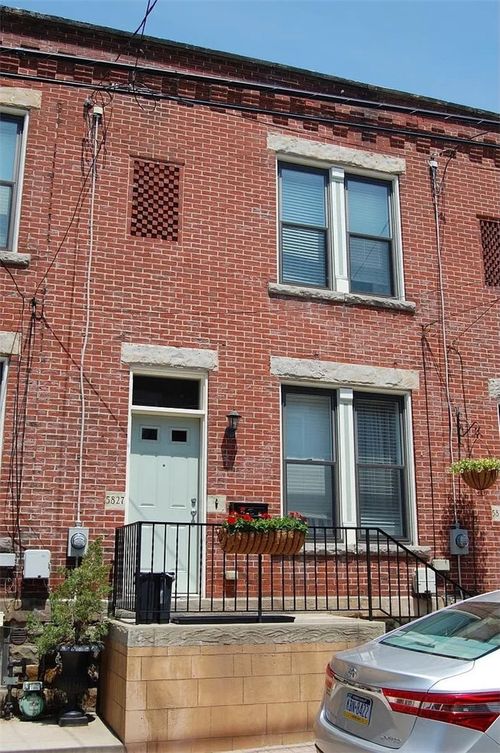 5827 Pierce St, Shadyside, PA, 15232-1719 | Card Image