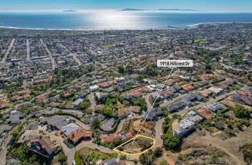 1918 Hillcrest, Ventura, CA, 93001 | Card Image
