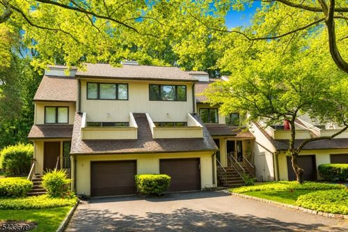 7 Newcastle Ct, Mountain Lakes, NJ, 07046-1450 | Card Image