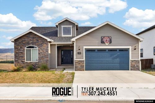 6065 Thunder Valley Rd, Mills, WY, 82604-8903 | Card Image