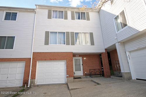 227 Emily Ln, Staten Island, NY, 10312-6611 | Card Image
