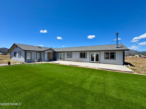 7840 Cowboy Way, Flagstaff, AZ, 86004-1268 | Card Image