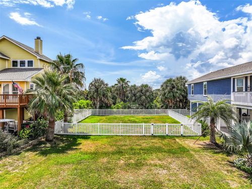 4126 Nueces Dr, Galveston, TX, 77554-1214 | Card Image