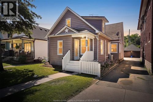 253 Pierre Ave, Windsor, ON, N9A2J6 | Card Image
