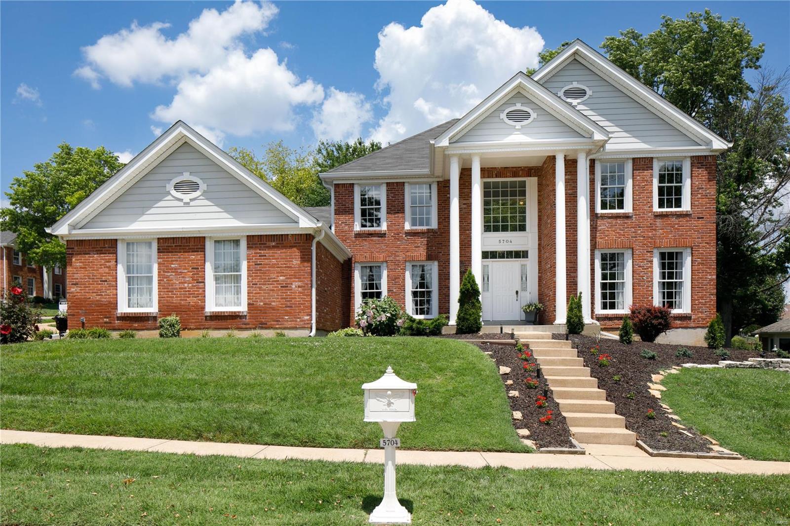 Biddeford Dr, Saint Louis, MO 63128