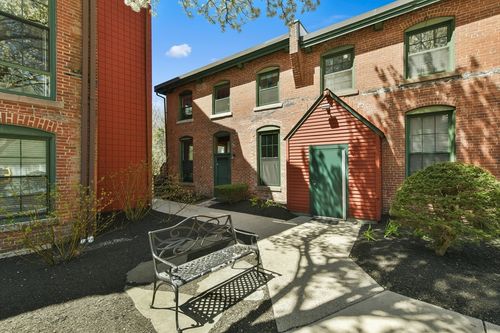 61-14 Sanford St, Medway, MA, 02053-1047 | Card Image