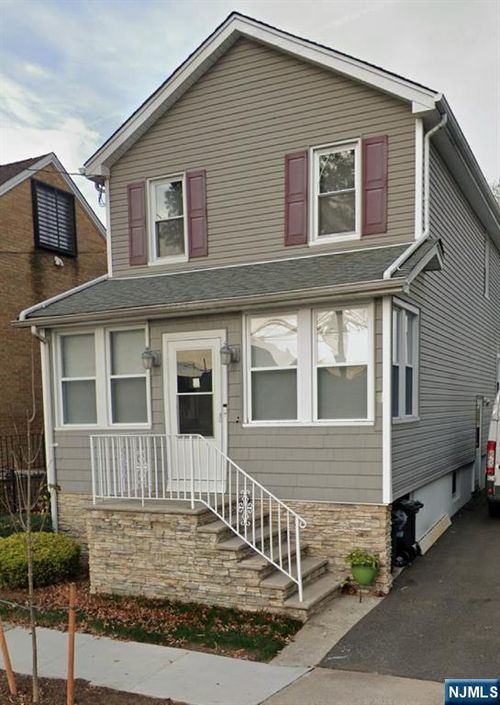 689 Devon St, Kearny, NJ, 07032-3018 | Card Image