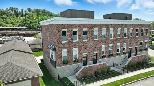 126 Broadway St, Loveland, OH, 45140-3044 | Card Image