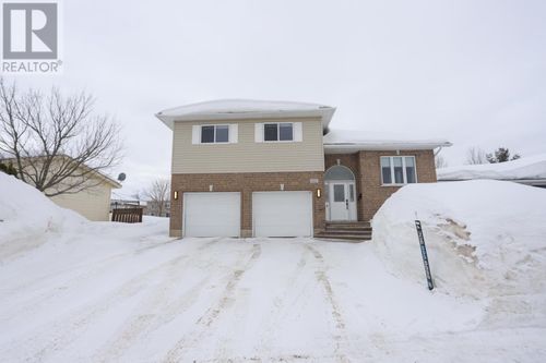 967 Lake St, Sault Ste. Marie, ON, P6B6C9 | Card Image