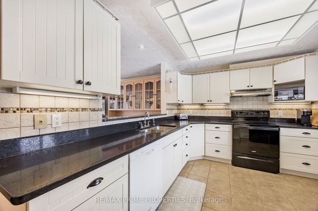 201 - 585 Atherley Rd, Condo with 2 bedrooms, 2 bathrooms and null parking in Orillia ON | Image 12