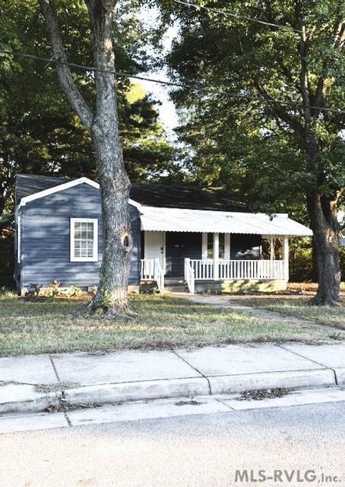 300 Pennsylvania Ave, Emporia, VA, 23847-1548 | Card Image