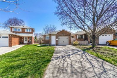 20 Tropical Crt, House other with 3 bedrooms, 3 bathrooms and 3 parking in Brampton ON | Image 3