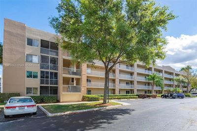 H403 - 9525 Weldon Circle, Condo with 2 bedrooms, 2 bathrooms and null parking in Fort Lauderdale FL | Image 1