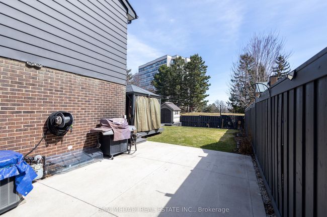 80 Longbourne Cres, House attached with 3 bedrooms, 2 bathrooms and 4 parking in Brampton ON | Image 25