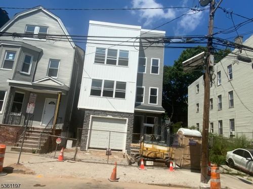 375 Littleton Ave, Newark, NJ, 07103-2214 | Card Image
