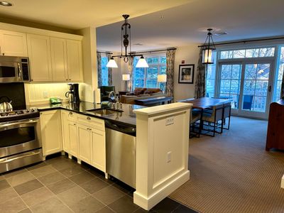 234-IV-CLAY-BROOK-AT-SUG - 102 Forest 234 / Iv Drive, Condo with 2 bedrooms, 2 bathrooms and null parking in Warren VT | Image 3