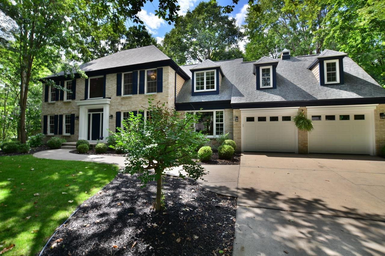Pinewood Dr, Midland, MI 48640