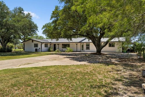 6483 Us Highway 90a E, Gonzales, TX, 78629-2765 | Card Image