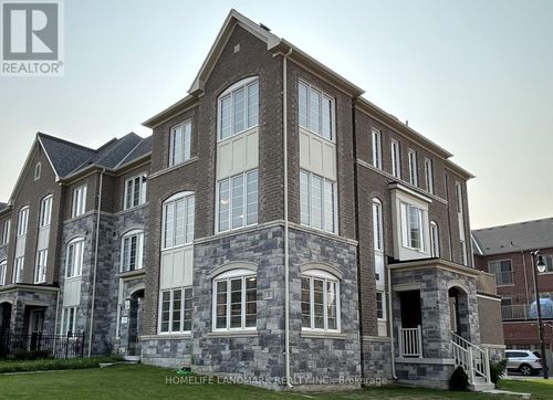 3 Temple Manor, Brampton, ON, L6Y | Card Image