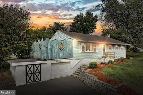 13 Stuart Dr, EAST BERLIN, PA, 17316-9210 | Card Image