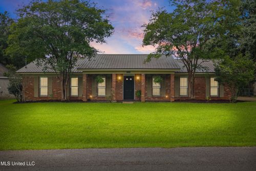 6305 Hermosa Dr, Ocean Springs, MS, 39564-2574 | Card Image