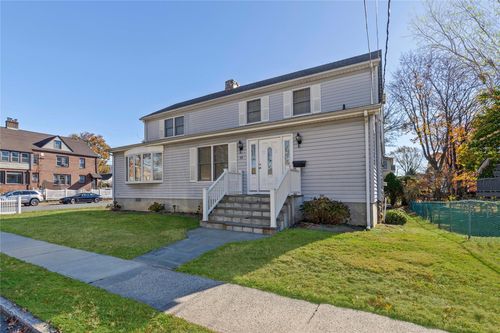 89 Park Ave, Harrison, NY, 10528-4418 | Card Image